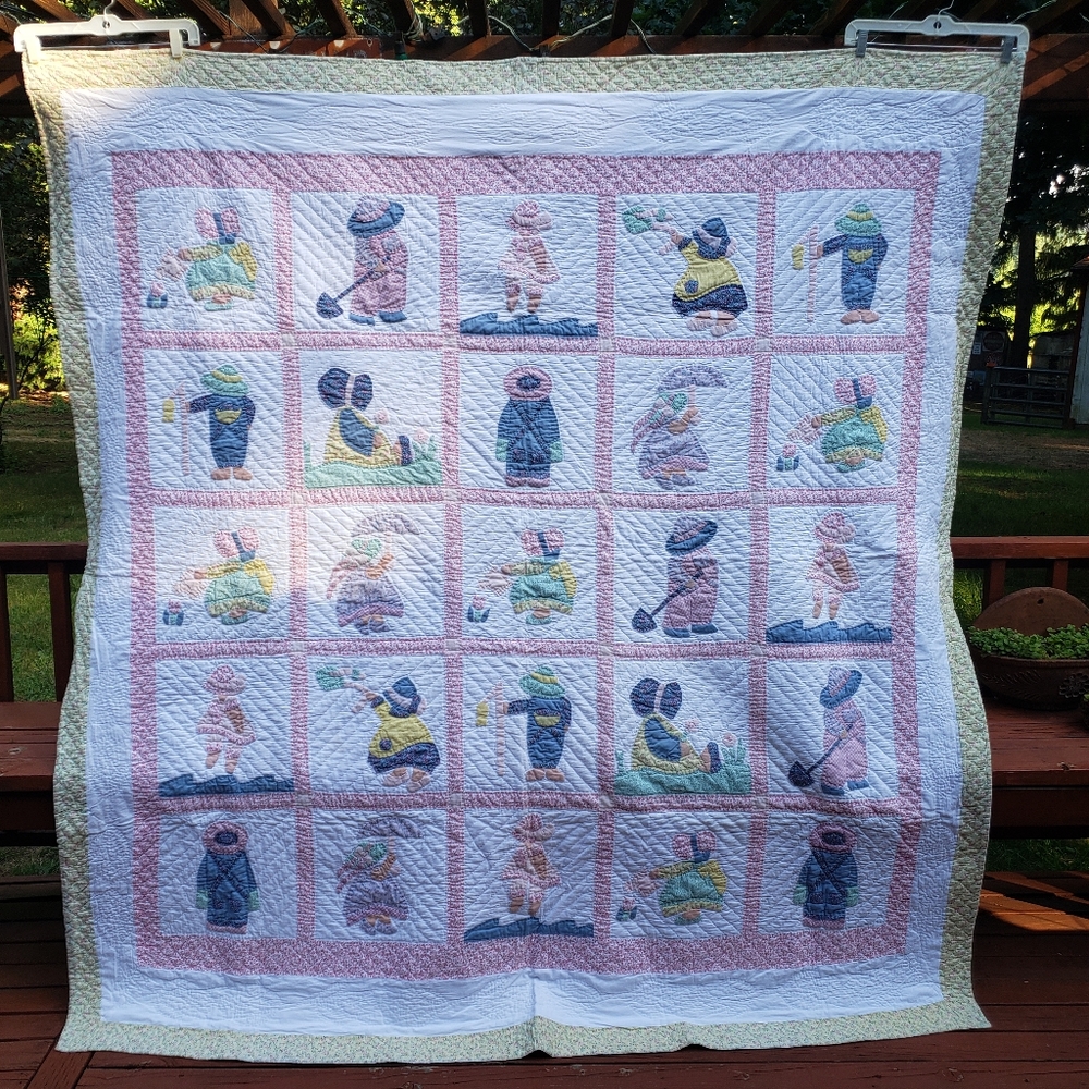 VINTAGE Arch Quilts Hawthorne NY Girls And Boys Garden Quilt 80" x 78" WEAR